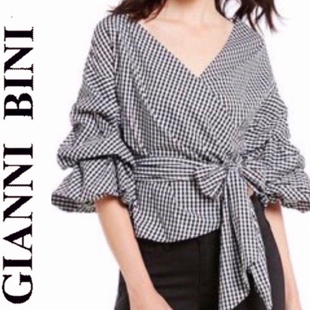 Gianni Bini ‘Tabby Tiered’ Wrap Top